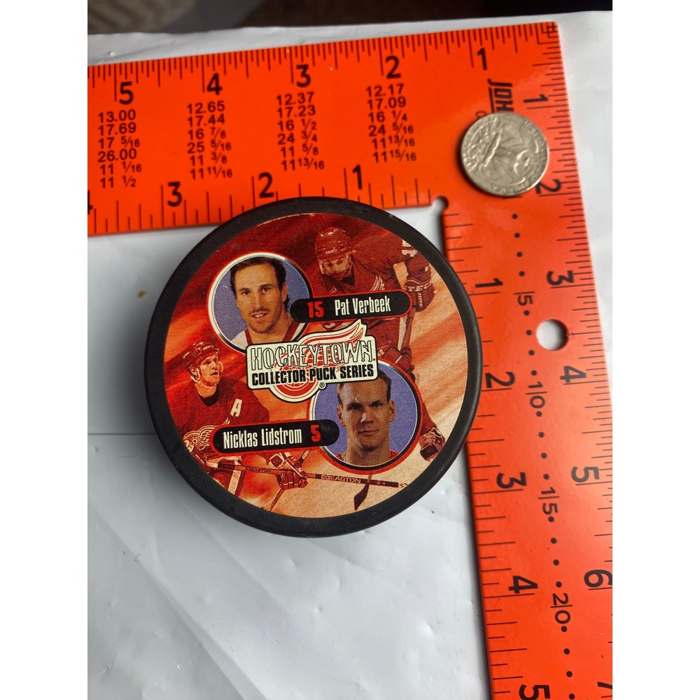 Detroit Red Wings Hockeytown Collector Puck Nicklas Lidstrom Pat Verbeek NHL
